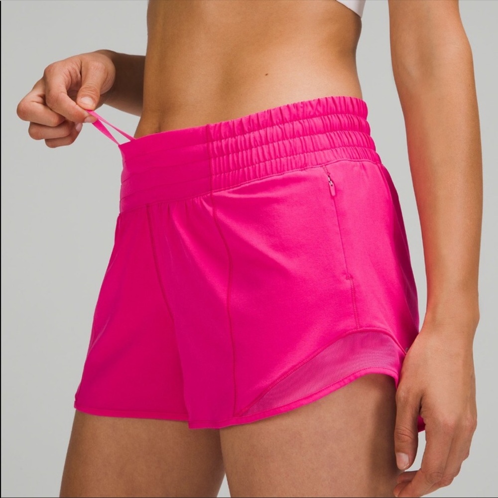Lululemon Hotty Hot HR Short 2.5” Pink sz 6